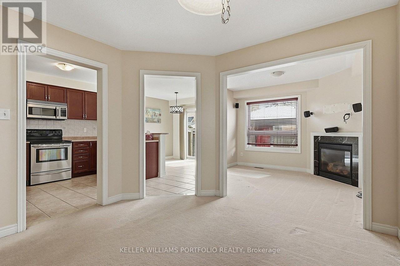 32 Warnford Circle - Photo 4 of 20