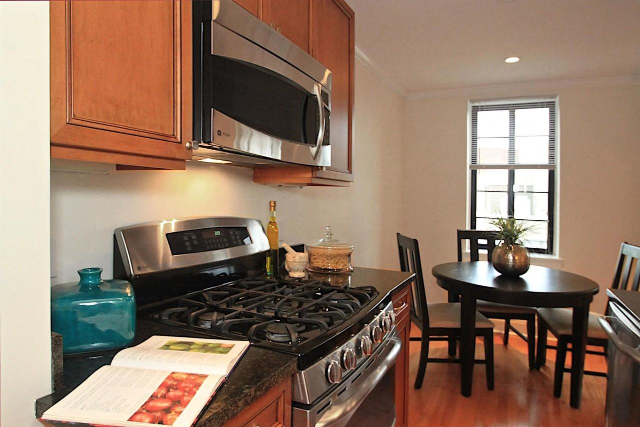 60 Brattle Sq #402 - Photo 3 of 13