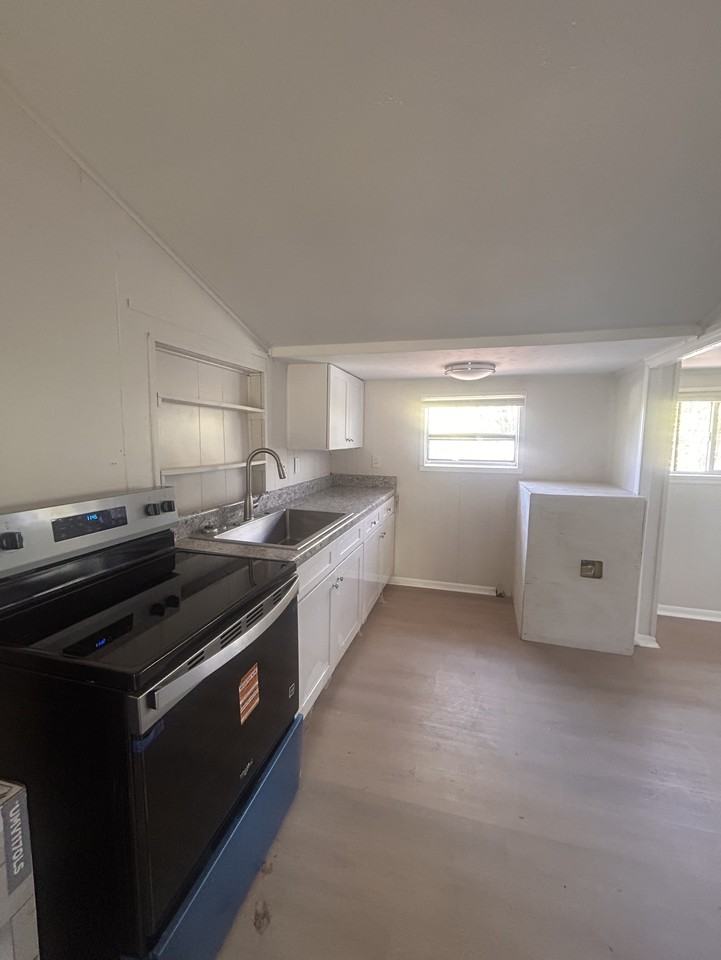 1623 Ellison Ln #B - Photo 2 of 7