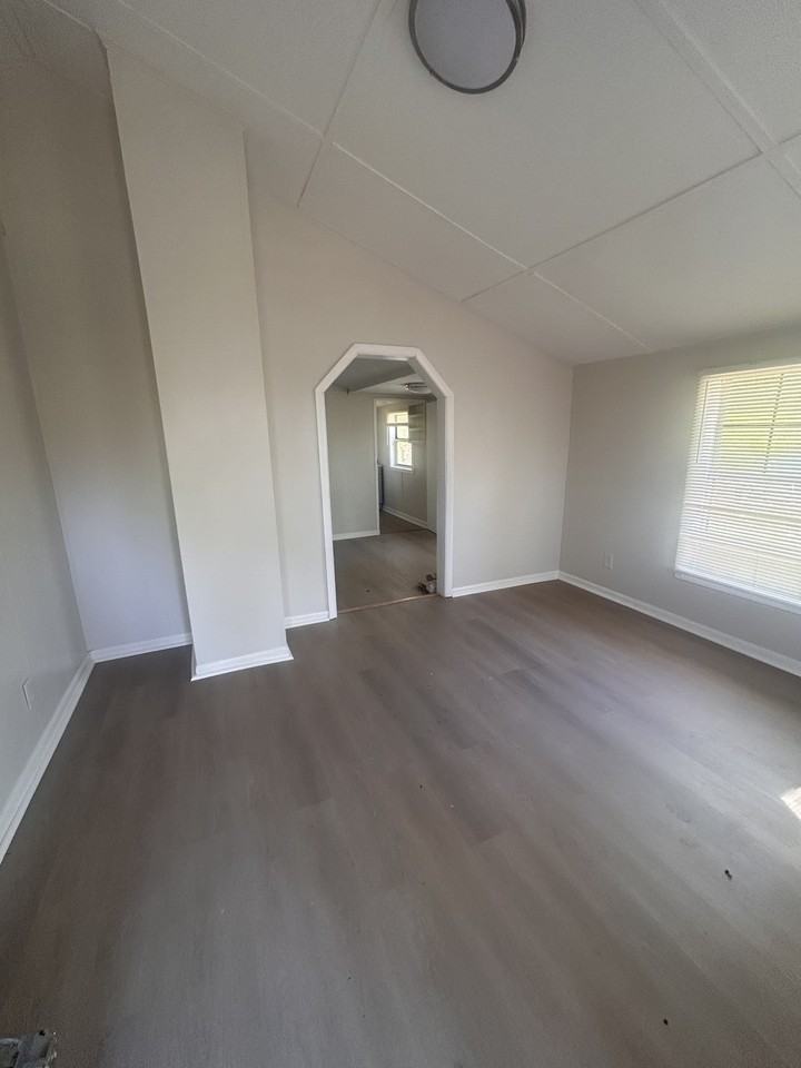 1623 Ellison Ln #B - Photo 3 of 7