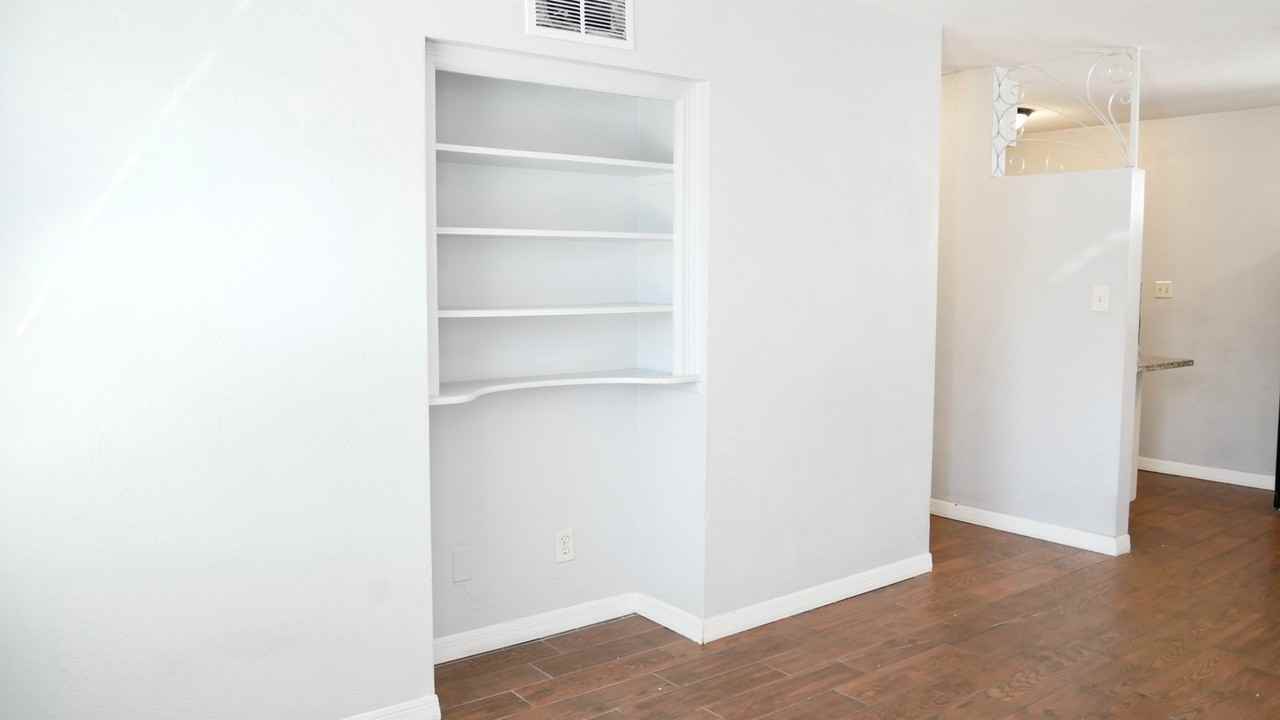 2523 28th St N #2523 - Photo 4 of 14