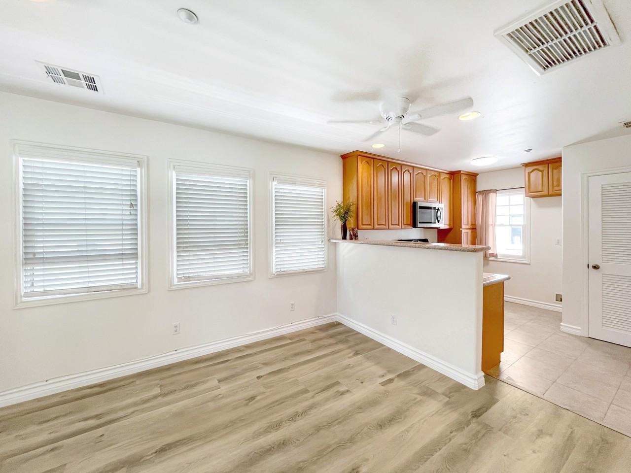 138 S Bonnie Ave #7 - Photo 3 of 15