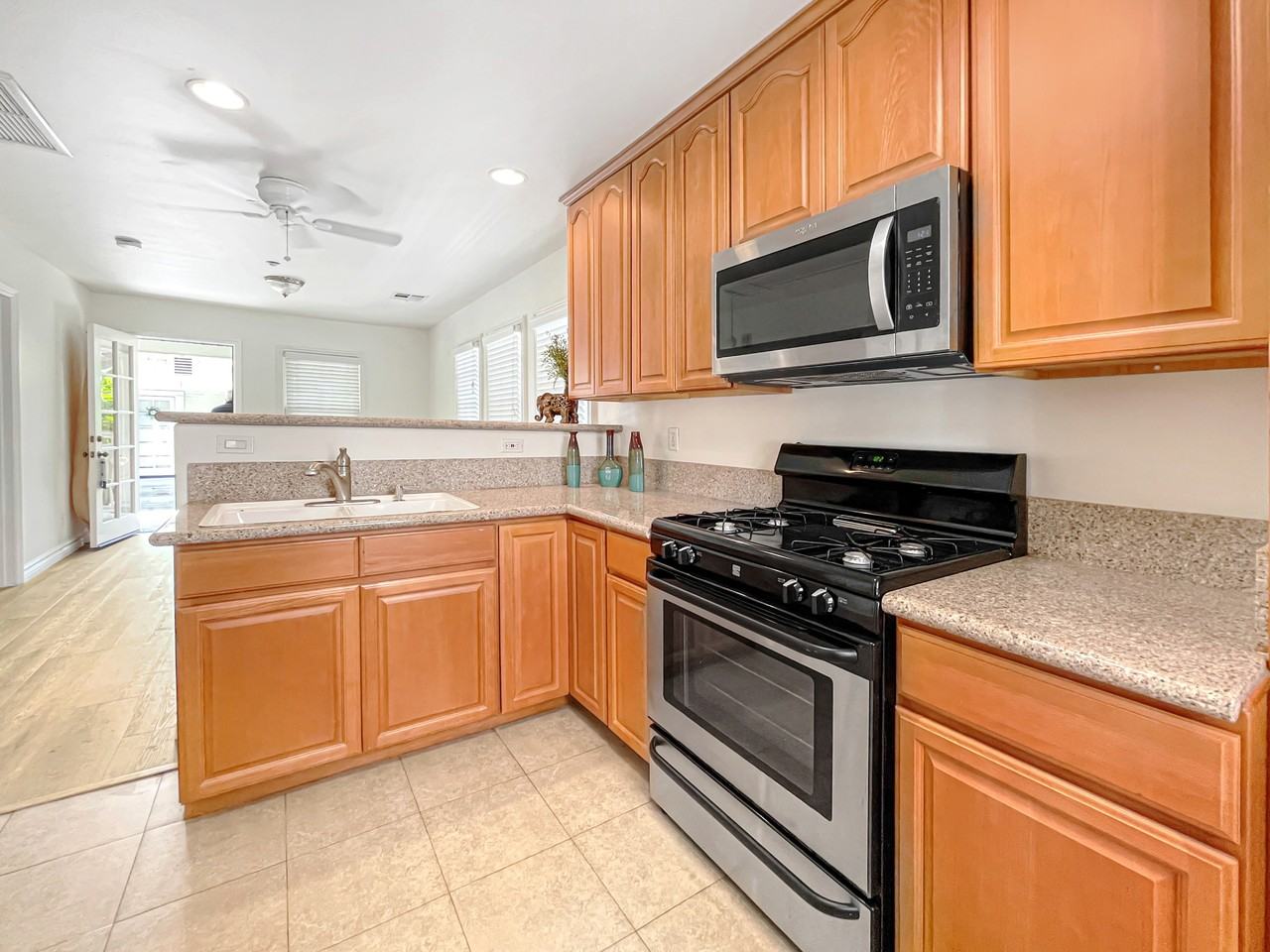 138 S Bonnie Ave #7 - Photo 5 of 15