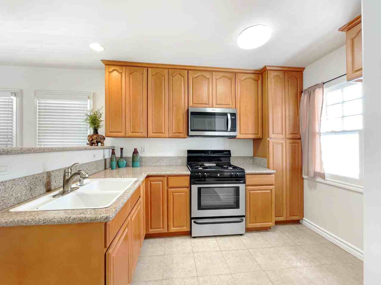 138 S Bonnie Ave #7 - Photo 7 of 15