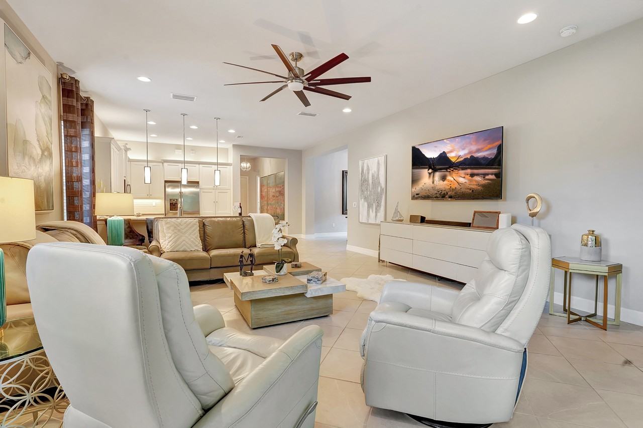 11619 Meadowrun Cir #NA - Photo 4 of 27