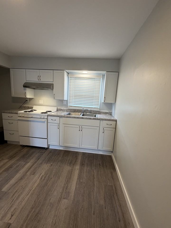 806 S 16th St #2 - Photo 6 of 10