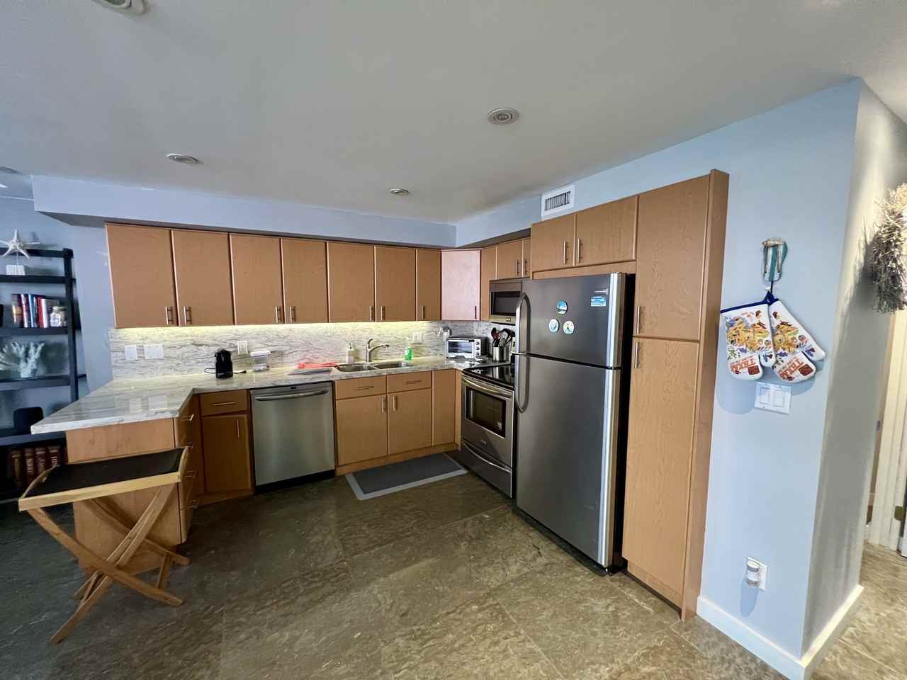 5161 Collins Ave #303 - Photo 3 of 25