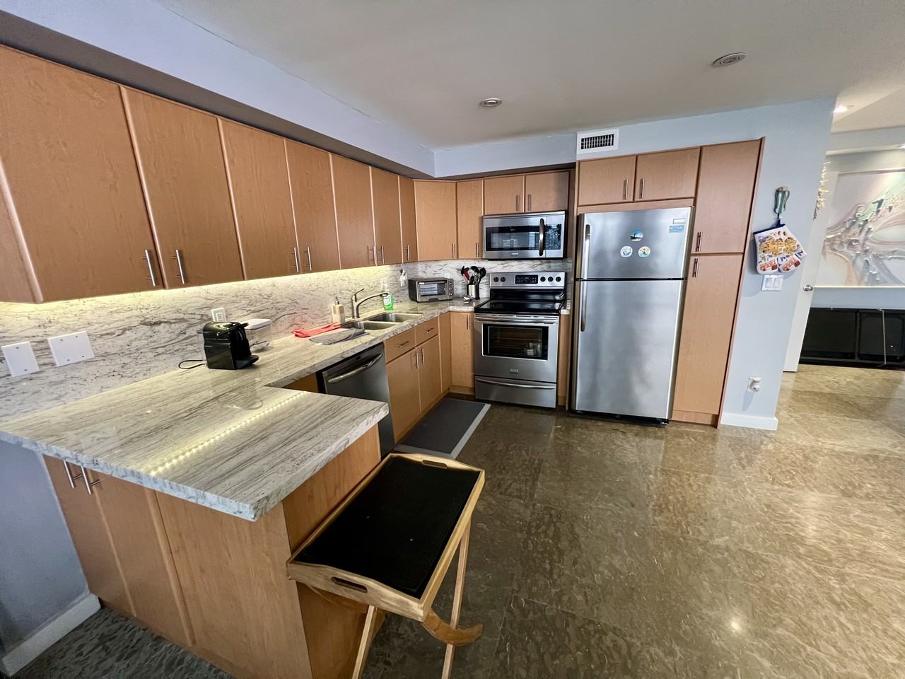 5161 Collins Ave #303 - Photo 4 of 25