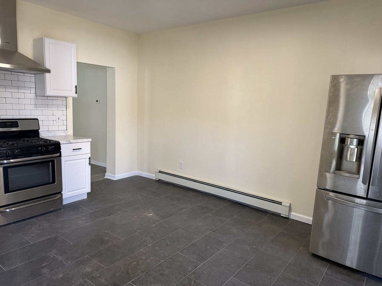 189 N Broadway #189APTA - Photo 6 of 10