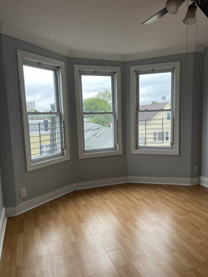 9 W 17th St #5 - Photo 7 of 11