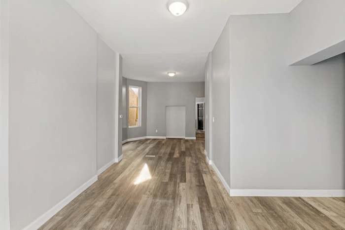 3031 W Flournoy St #1 - Photo 3 of 14