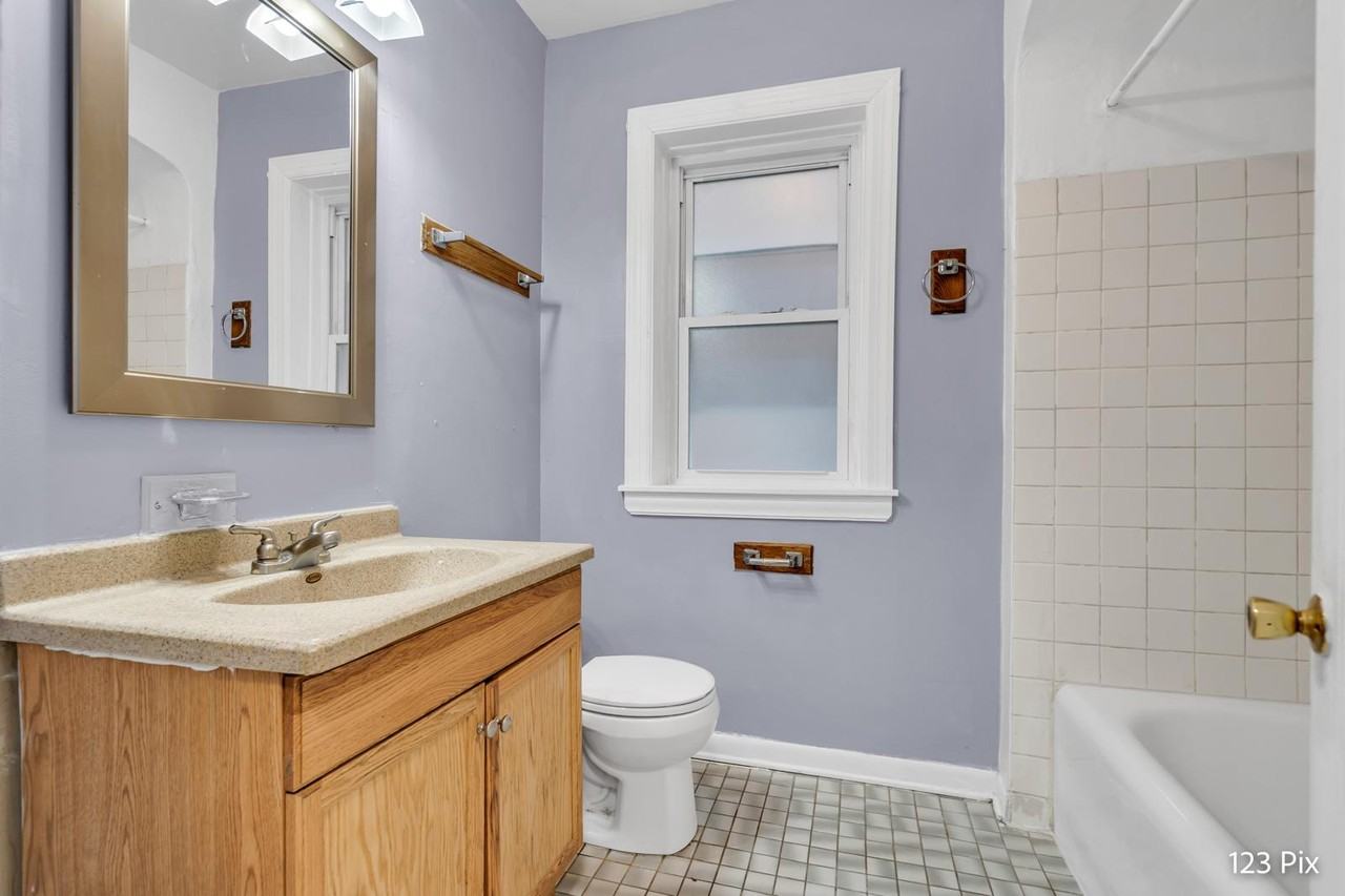 6323 N Francisco Ave #1 - Photo 5 of 13