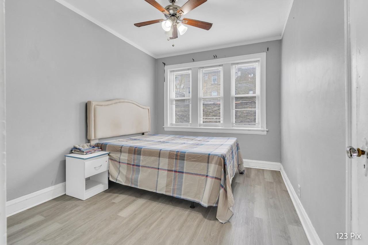 6323 N Francisco Ave #1 - Photo 6 of 13