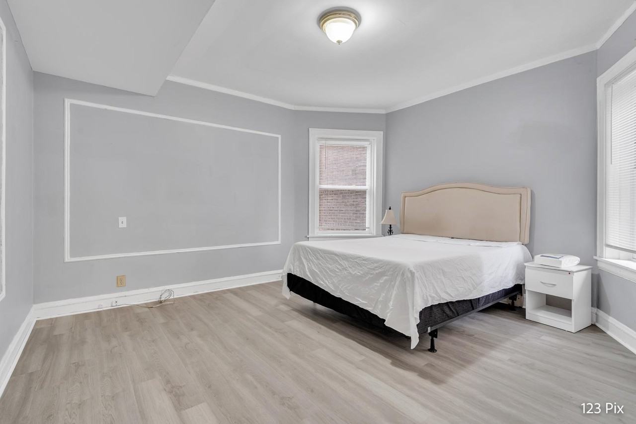 6323 N Francisco Ave #1 - Photo 2 of 13