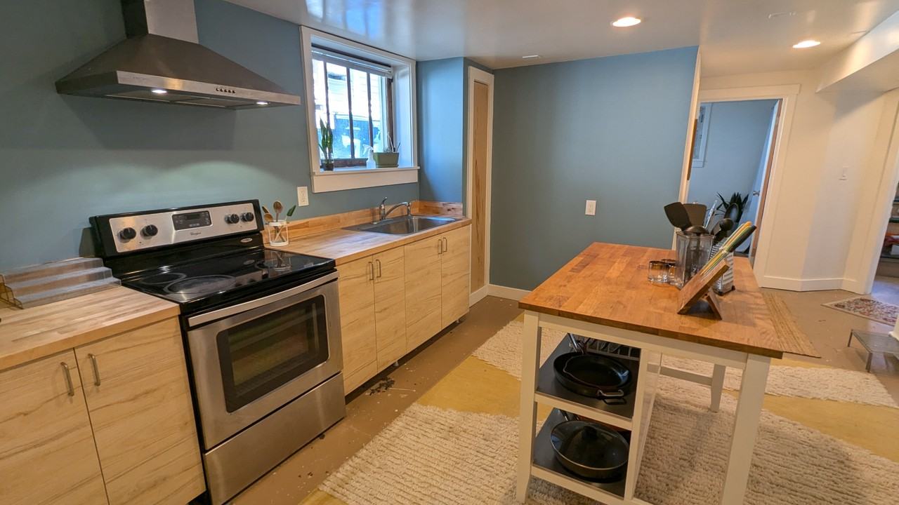 5608 Brooklyn Ave Ne #NA - Photo 2 of 10