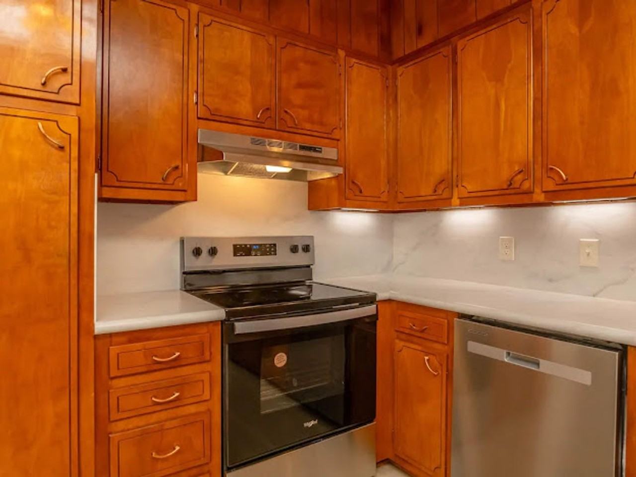 Astor Arms - Photo 7 of 15