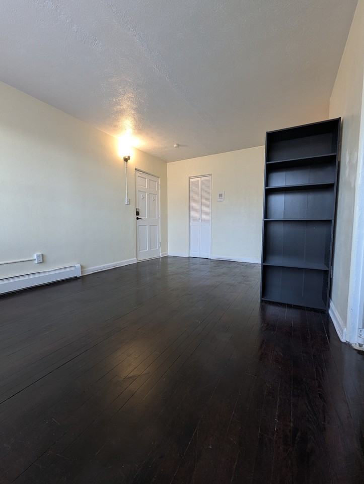 1310 Mishawaka Ave #7 - Photo 4 of 6