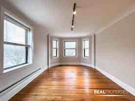 2317 N Rockwell St - Photo 1 of 1