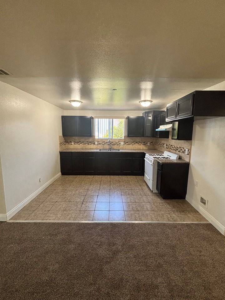 732 East 74th Street - Photo 4 of 20