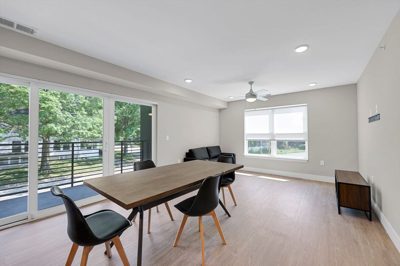 707 W Springfield Ave - Photo 3 of 42