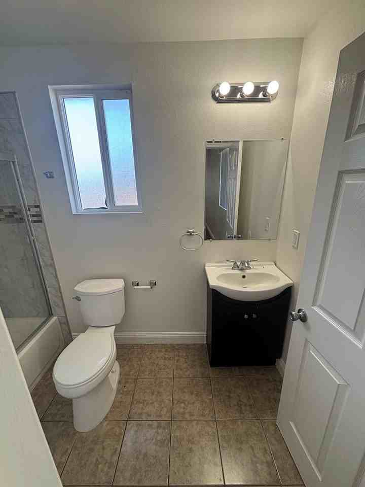 732 East 74th Street - Photo 6 of 20
