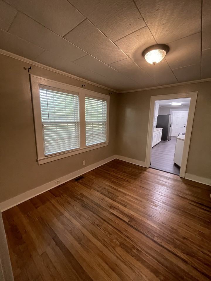 1326 S Lee St #NA - Photo 3 of 20