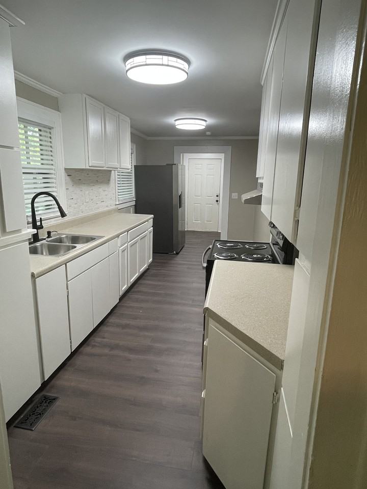 1326 S Lee St #NA - Photo 4 of 20