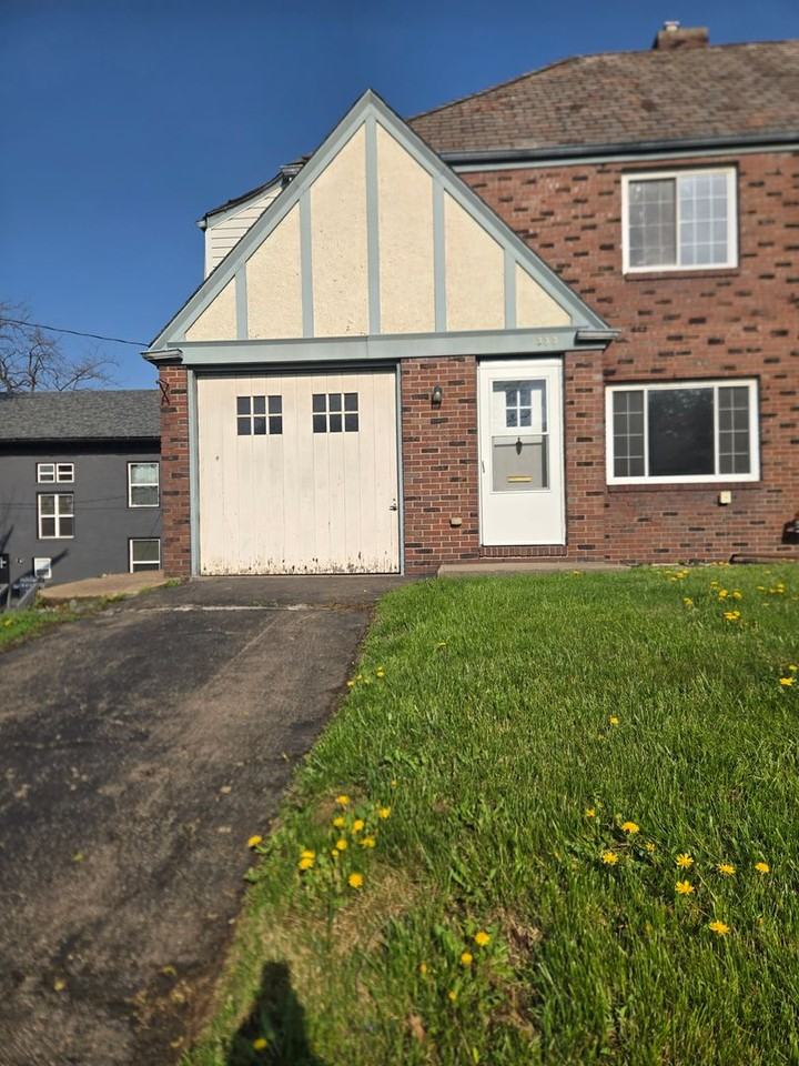 Charles St - Photo 3 of 19