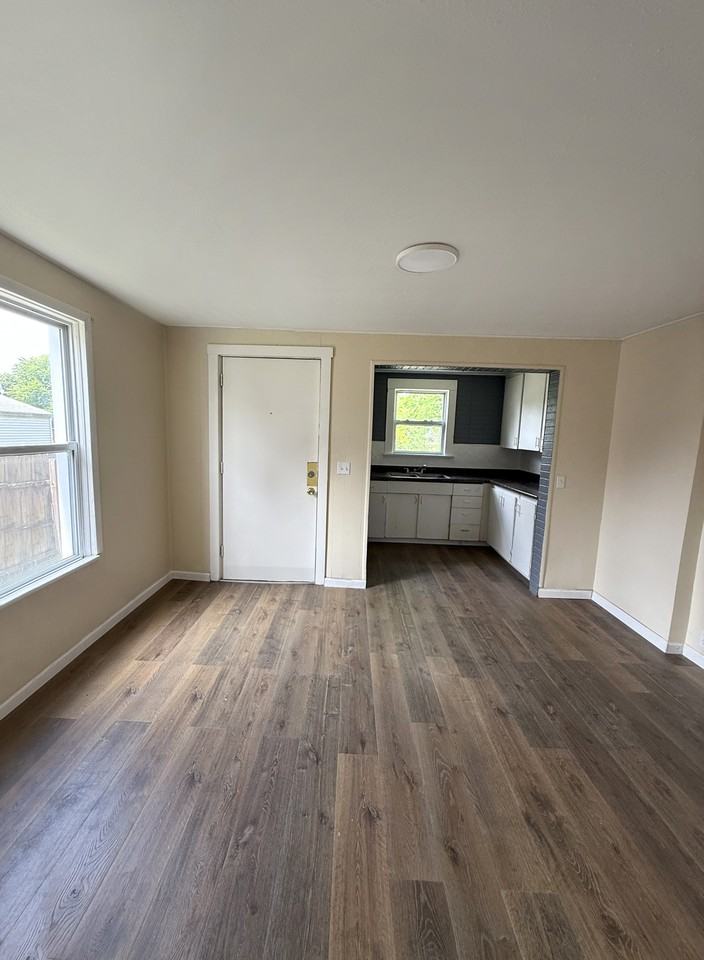 1740 Wellington AvenueYoungstownOH - Photo 2 of 11