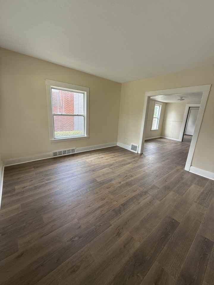 1740 Wellington AvenueYoungstownOH - Photo 4 of 11
