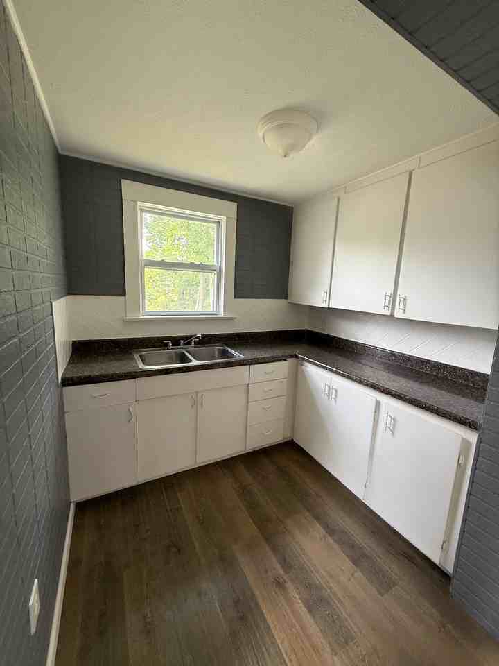 1740 Wellington AvenueYoungstownOH - Photo 5 of 11