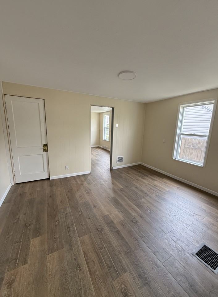 1740 Wellington AvenueYoungstownOH - Photo 6 of 11