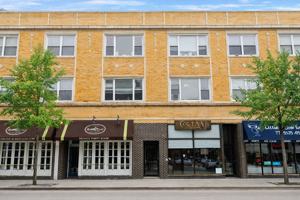 featured image of 2461 N Clark St #2