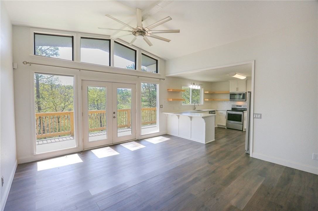 42 Hope Dr - Photo 6 of 37