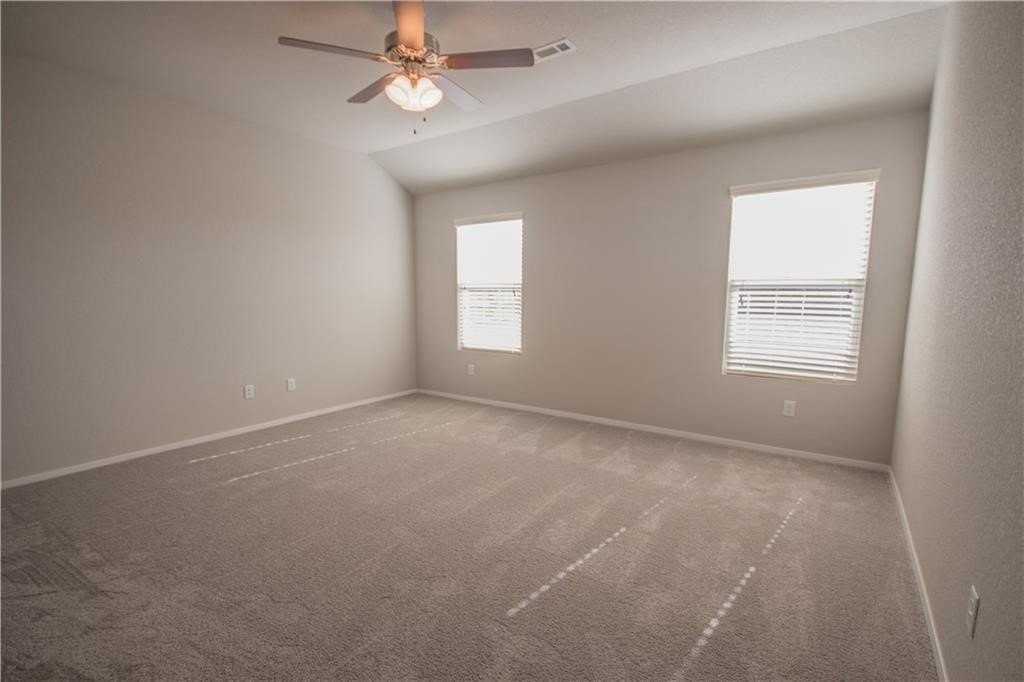 1541 Scotland Dr - Photo 2 of 12