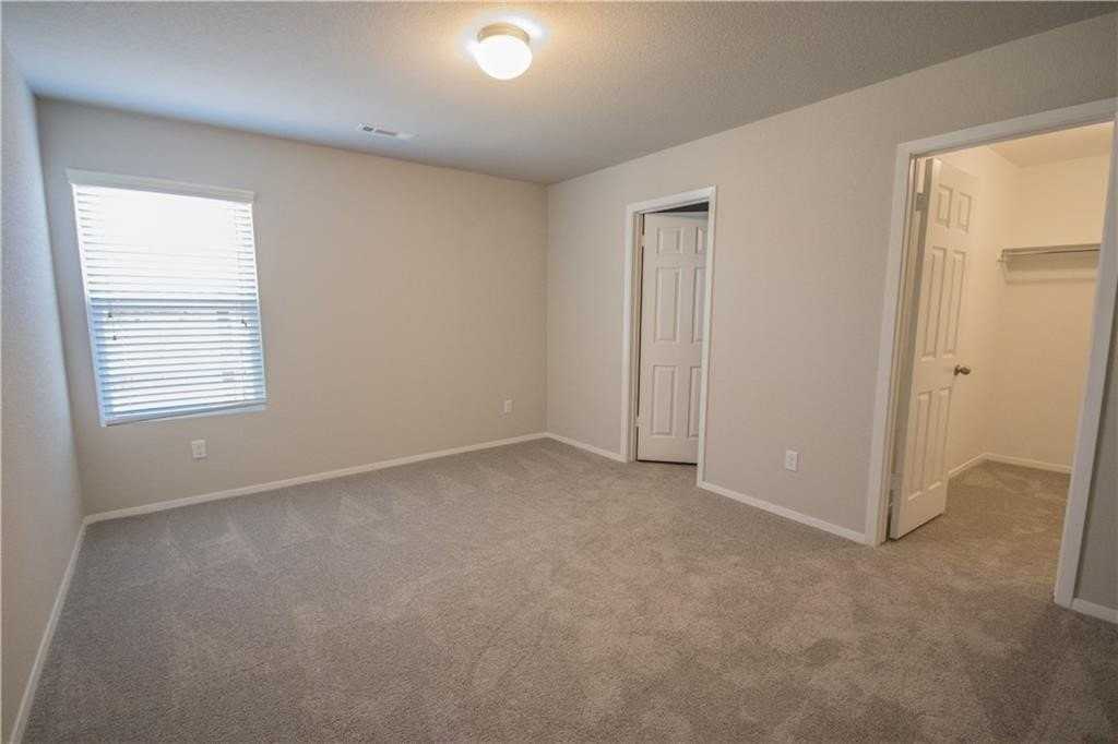 1541 Scotland Dr - Photo 5 of 12