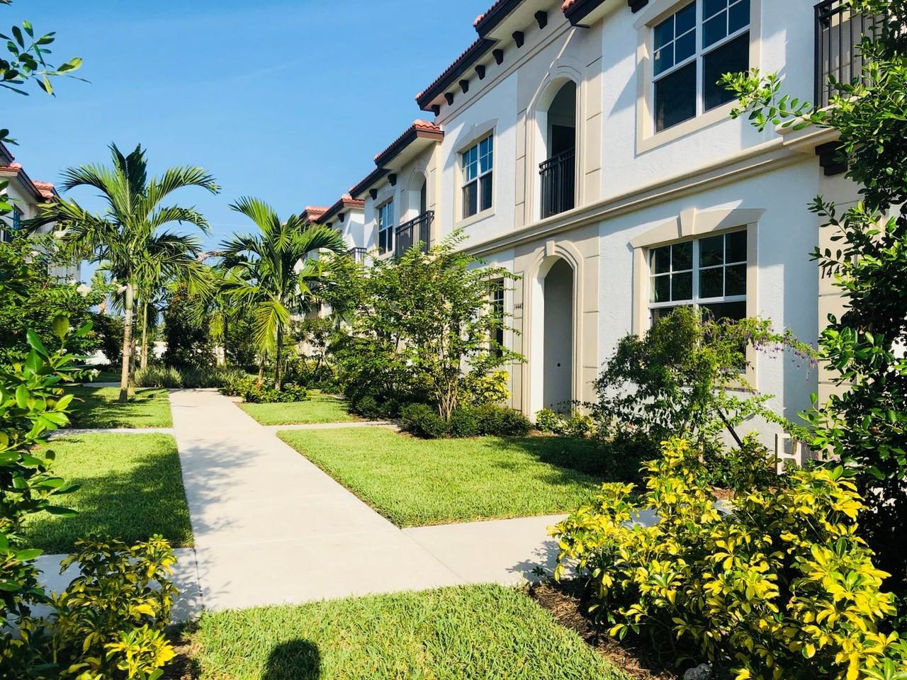 14426 Emerald Place Way - Photo 2 of 8