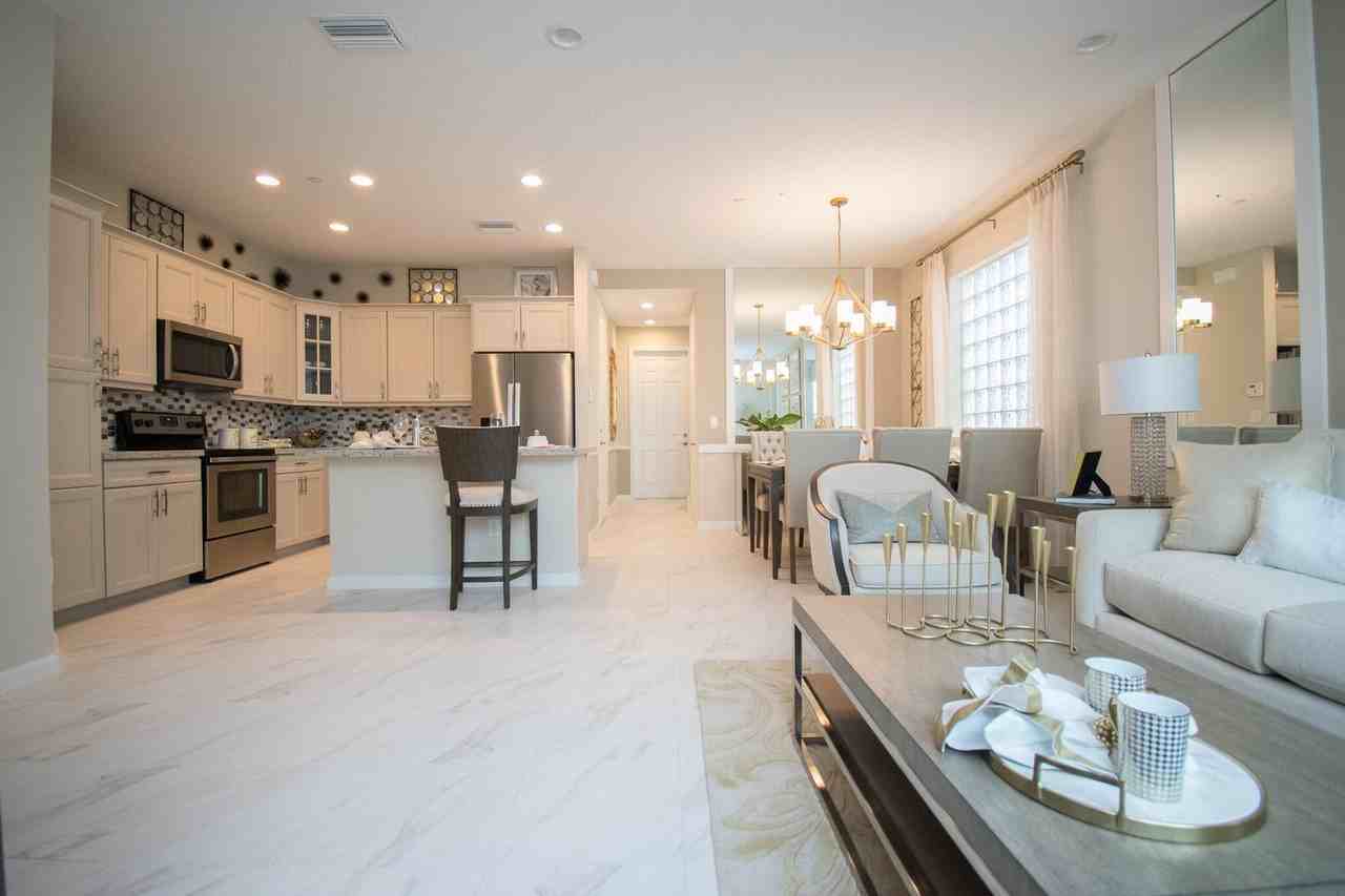 14426 Emerald Place Way - Photo 4 of 8