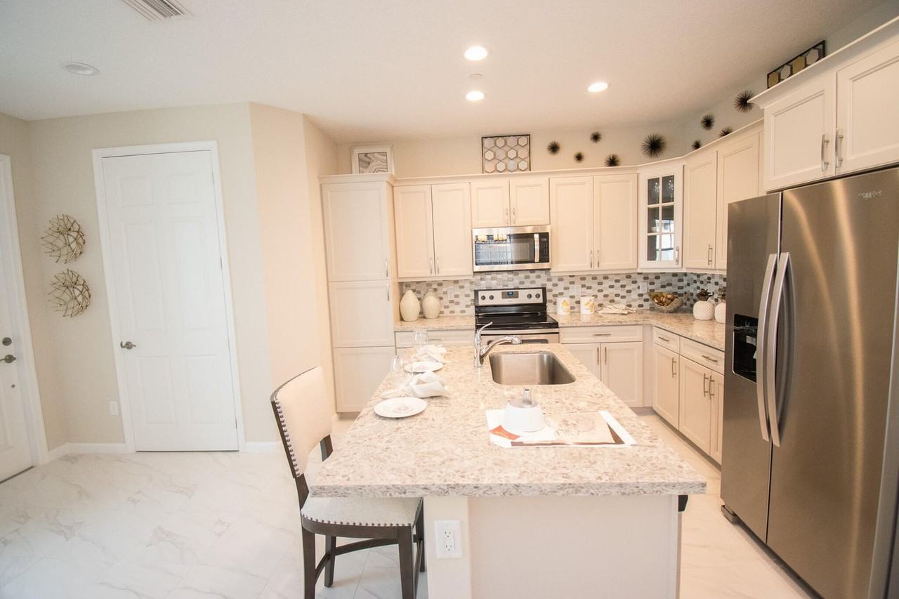 14426 Emerald Place Way - Photo 5 of 8