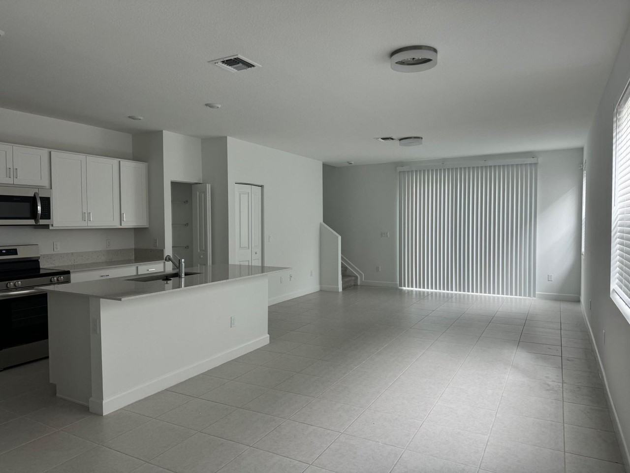 4663 Hollister Ave - Photo 3 of 8