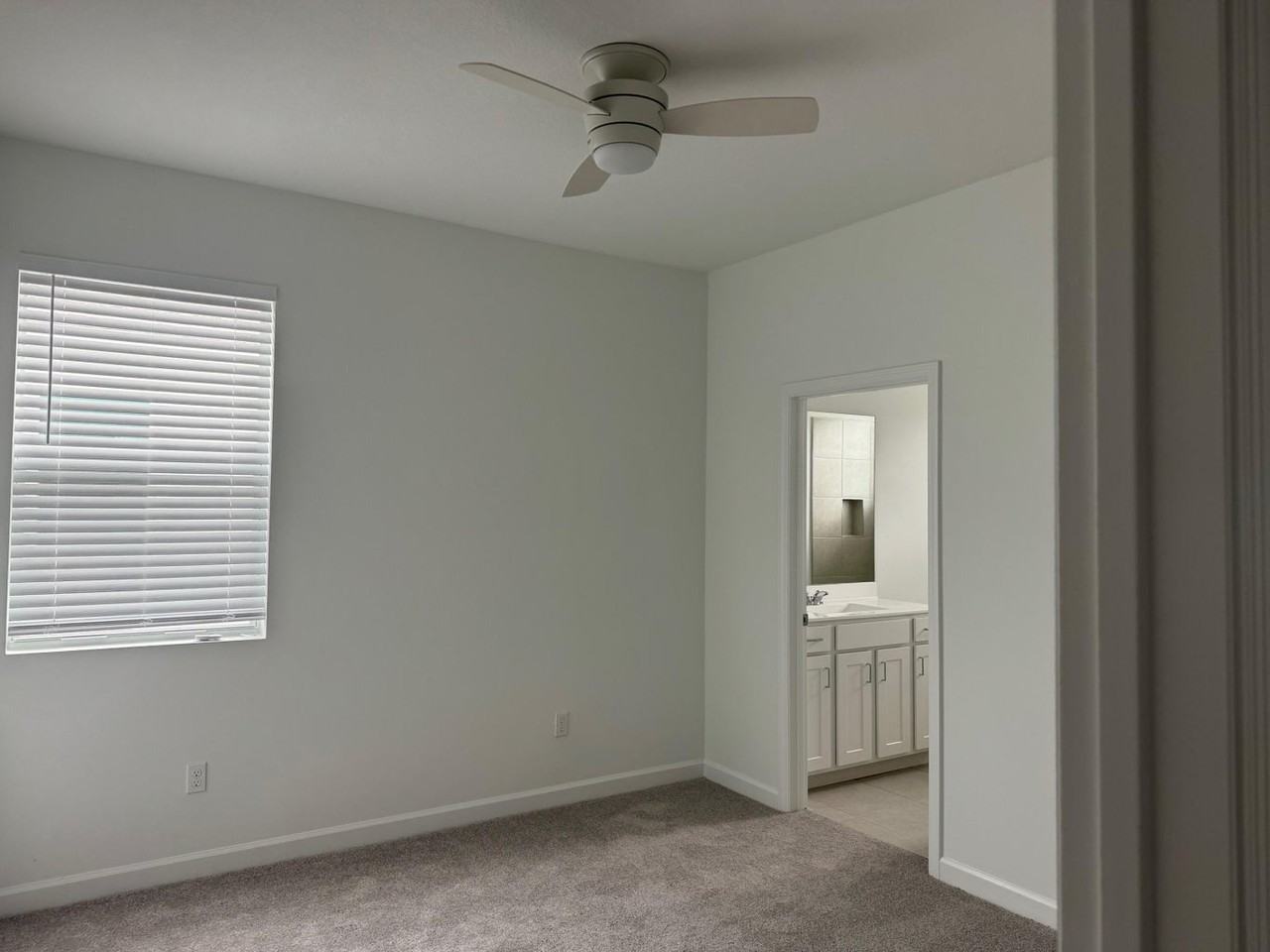 4663 Hollister Ave - Photo 6 of 8