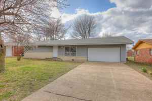 featured image of 2716 Vermont Ave #1