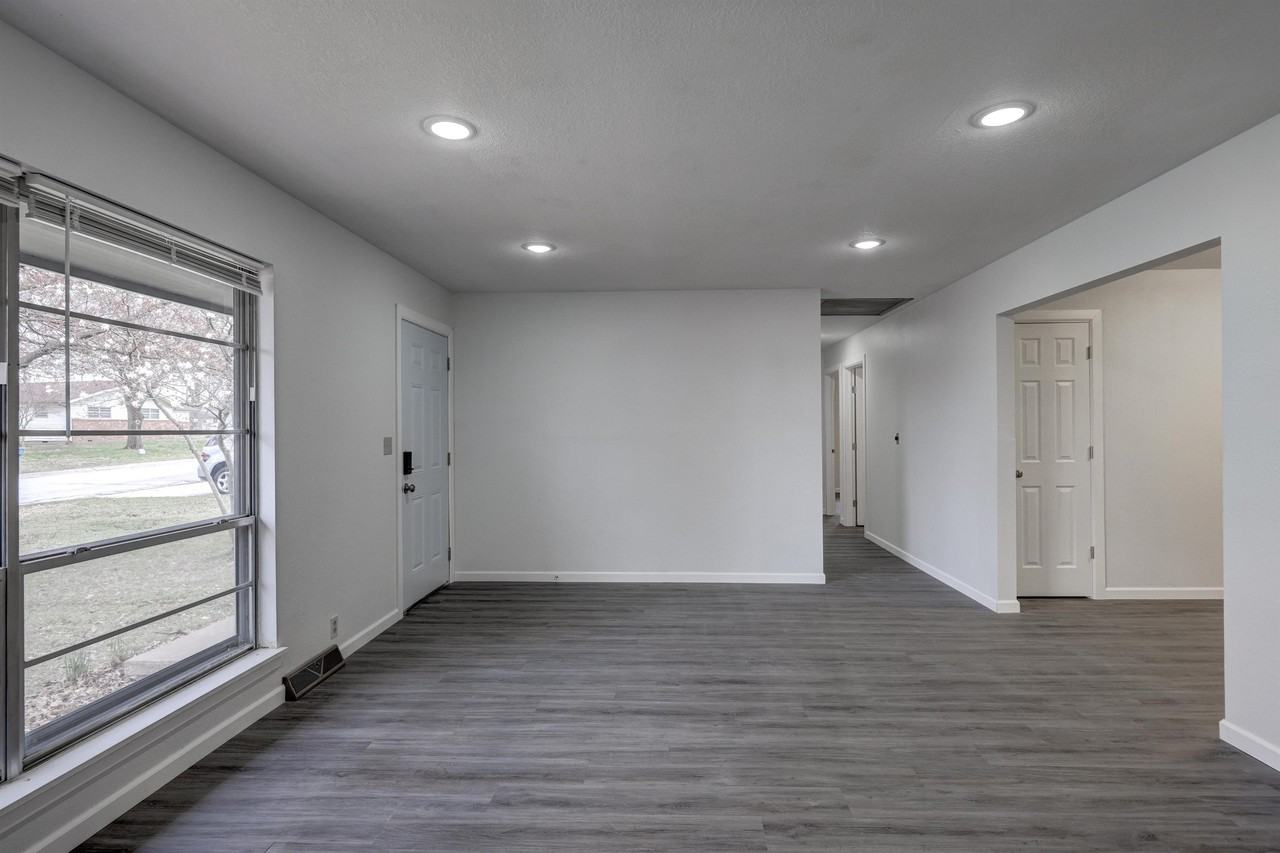 2716 Vermont Ave #1 - Photo 3 of 33