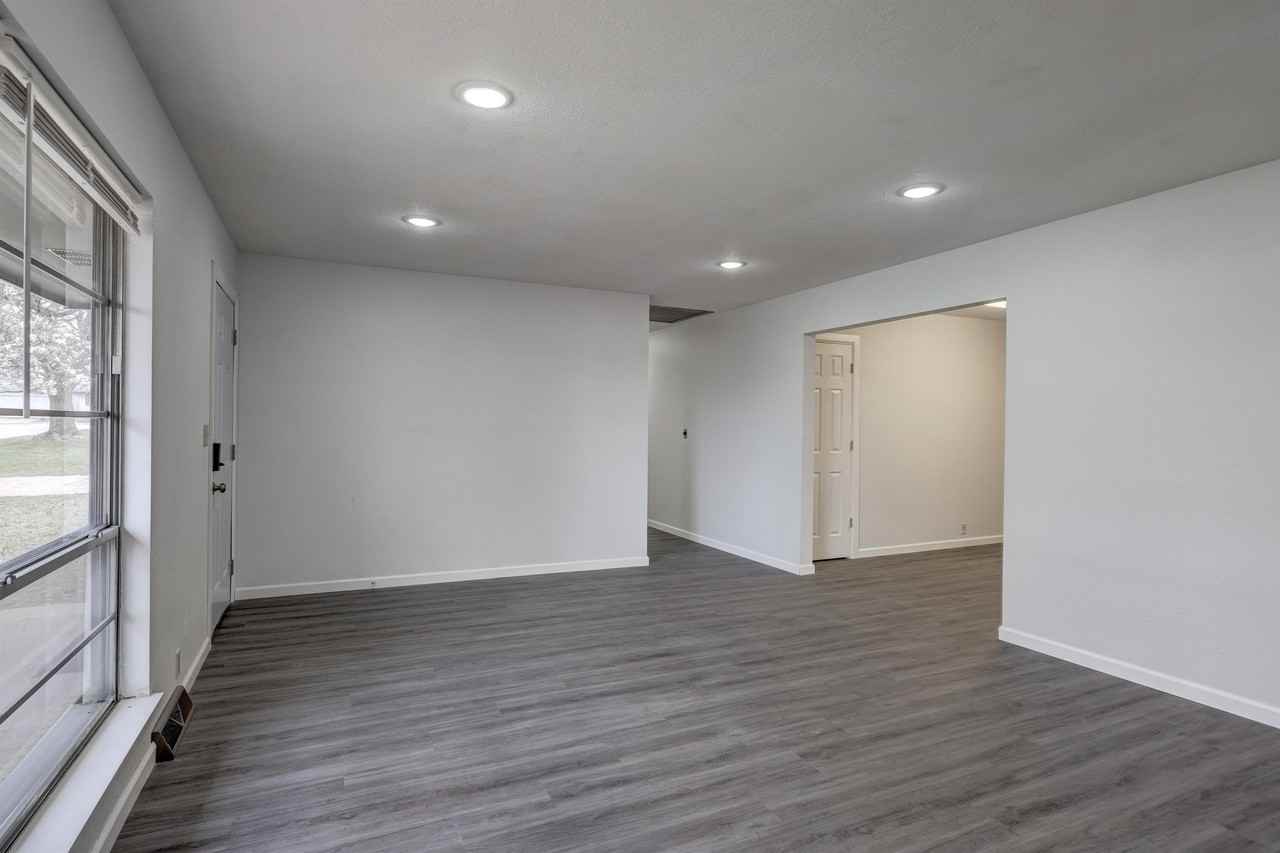 2716 Vermont Ave #1 - Photo 4 of 33