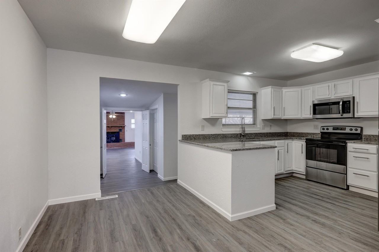 2716 Vermont Ave #1 - Photo 6 of 33