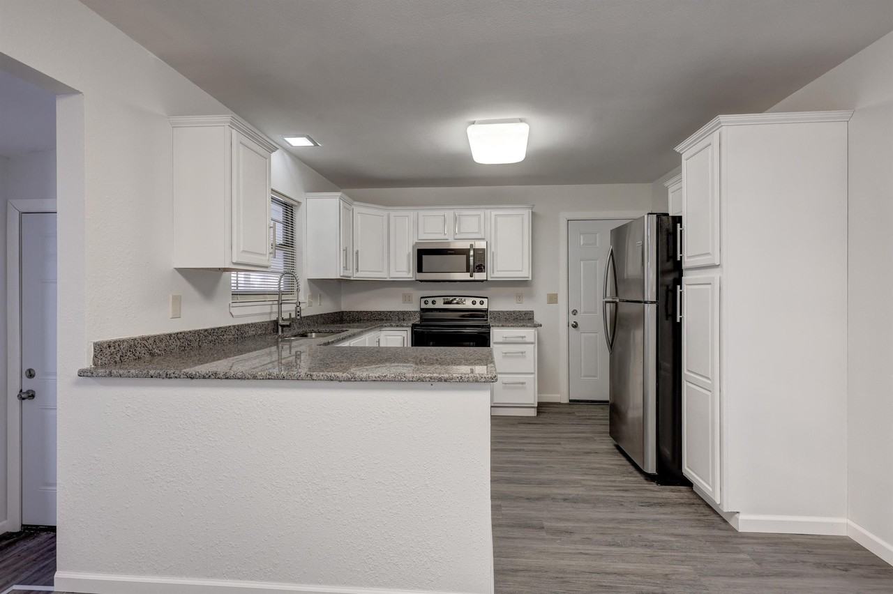 2716 Vermont Ave #1 - Photo 7 of 33