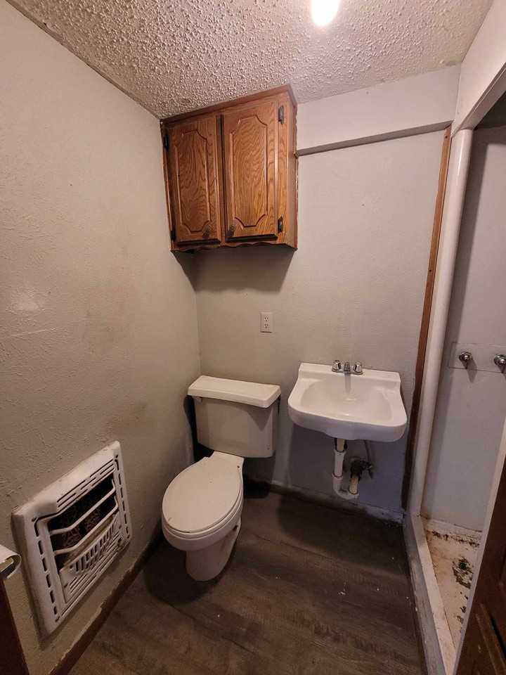402 N B St #2 - Photo 4 of 5