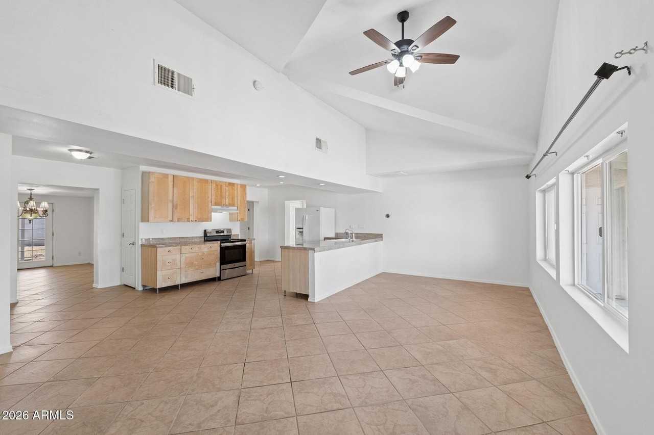 7 S Catalina St - Photo 5 of 34