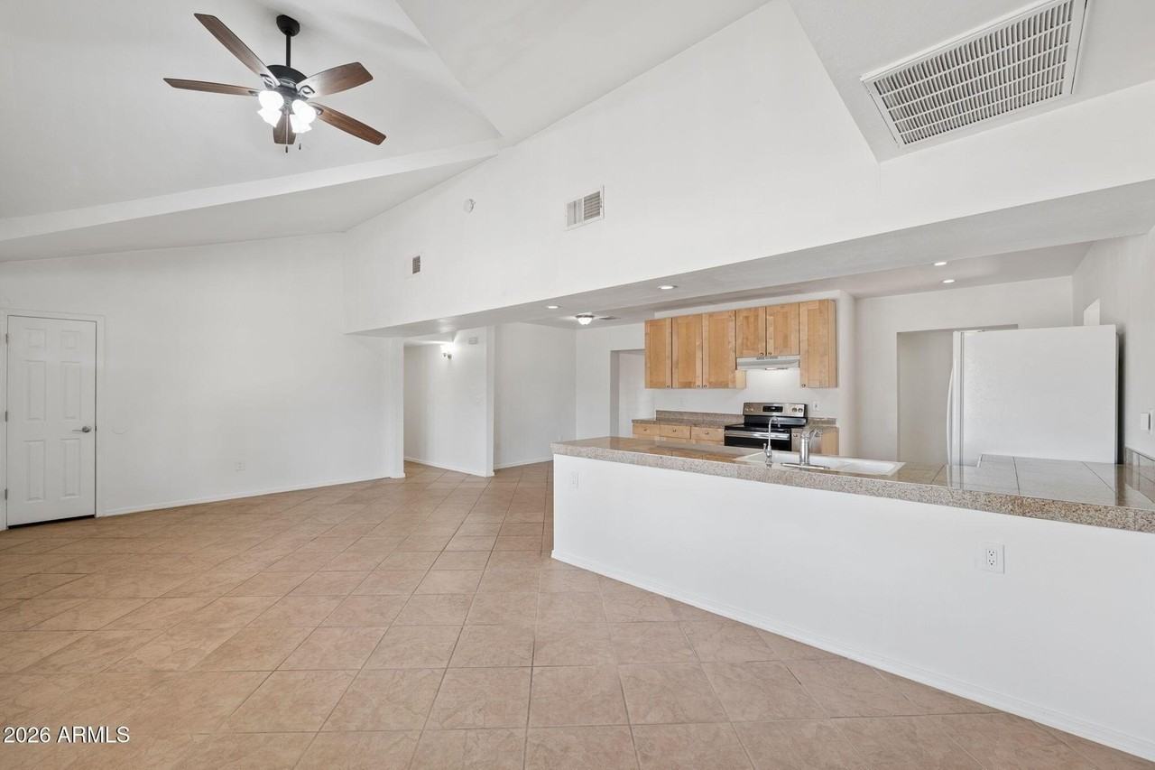 7 S Catalina St - Photo 6 of 34