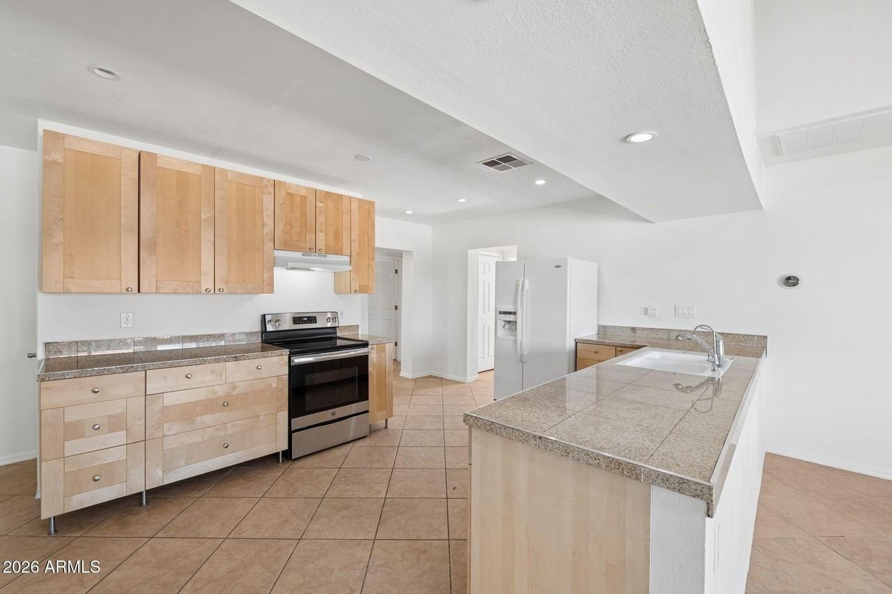 7 S Catalina St - Photo 7 of 34